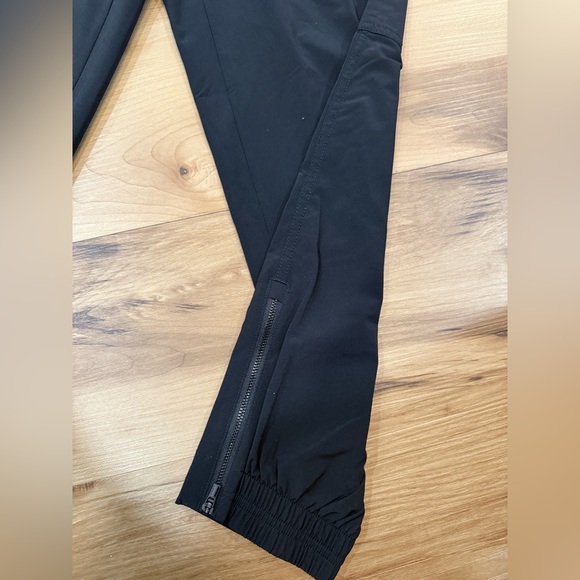 Athleta Brooklyn Heights Cargo Jogger - Picture 4 of 6